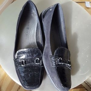 Karen Scott black flats crocodile and velvet textu